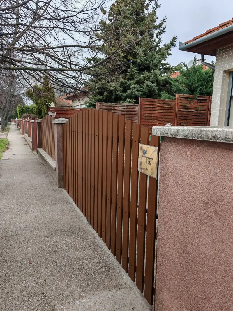 Korábban közzétett kerítésfotó
