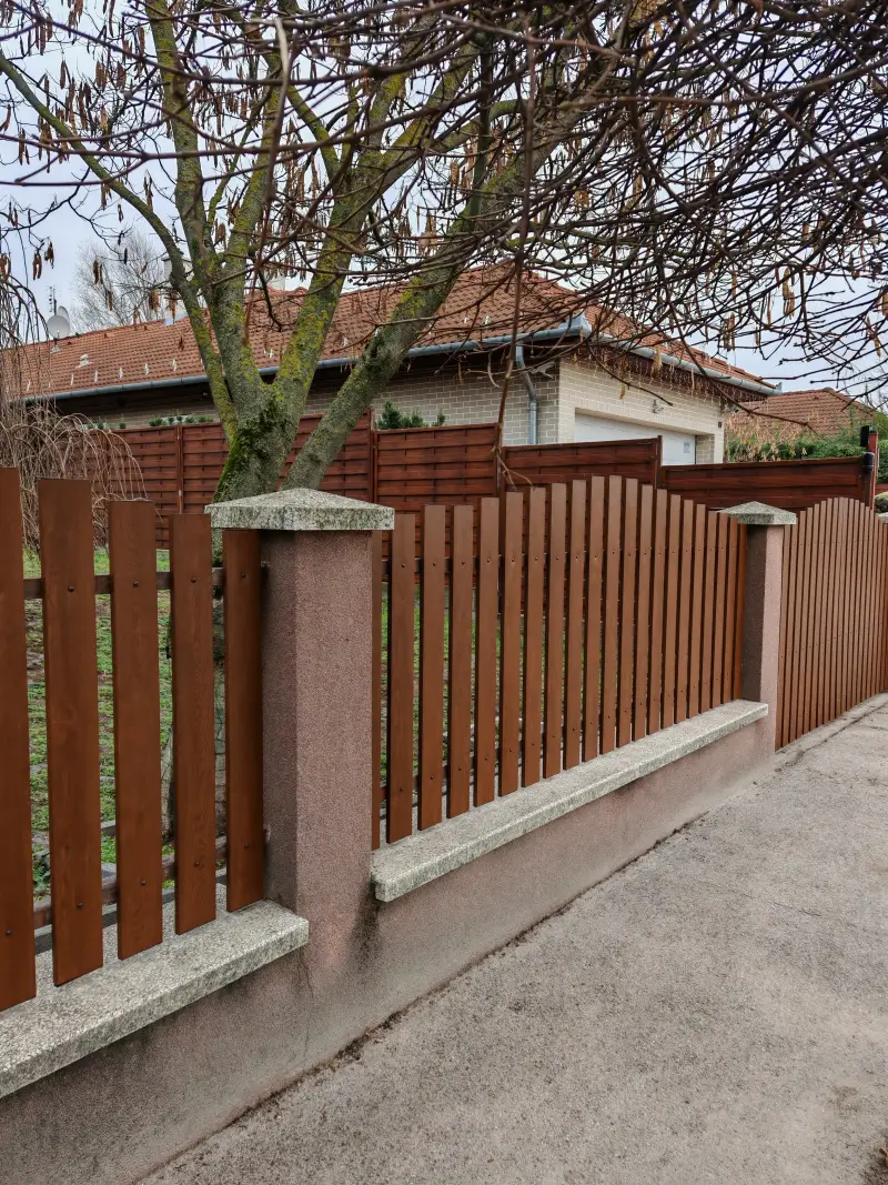 Korábban közzétett kerítésfotó