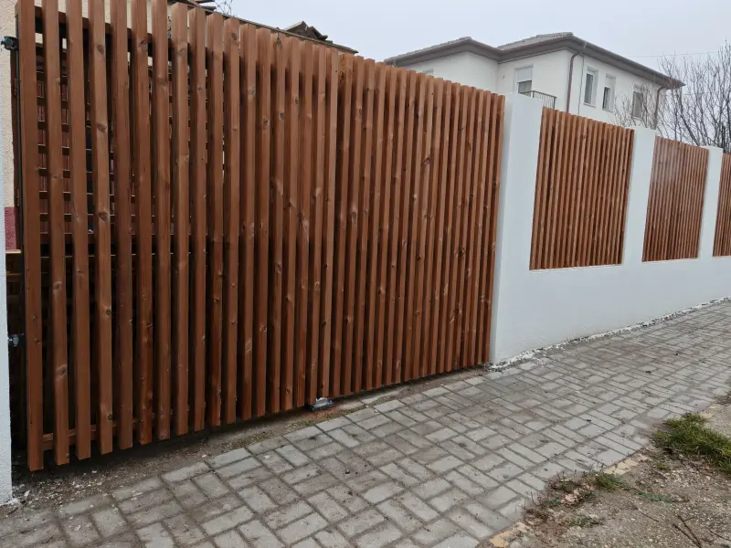 Korábban közzétett kerítésfotó